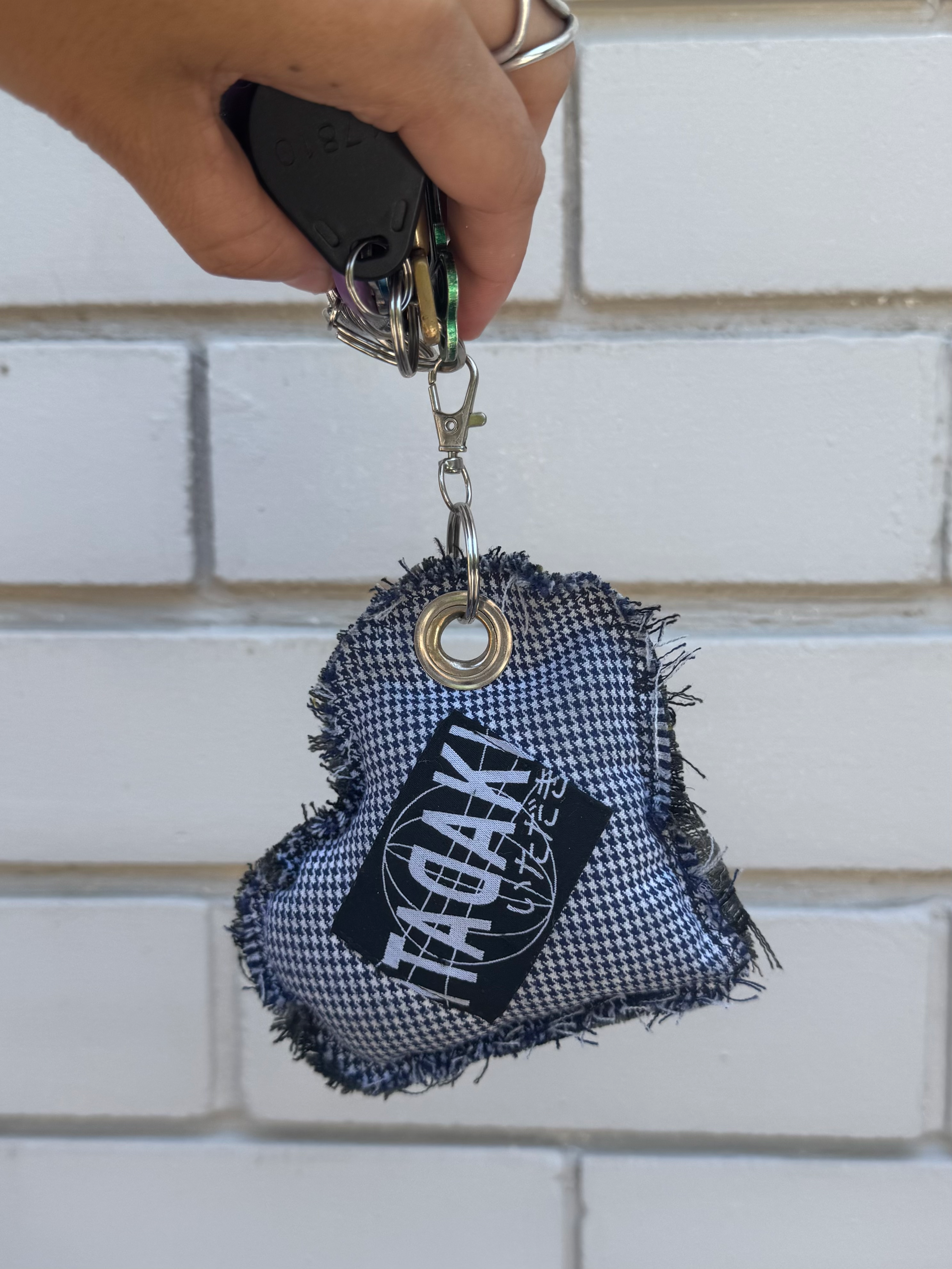 Off-Cut Key Chain in Smoke Check/Houndstooth