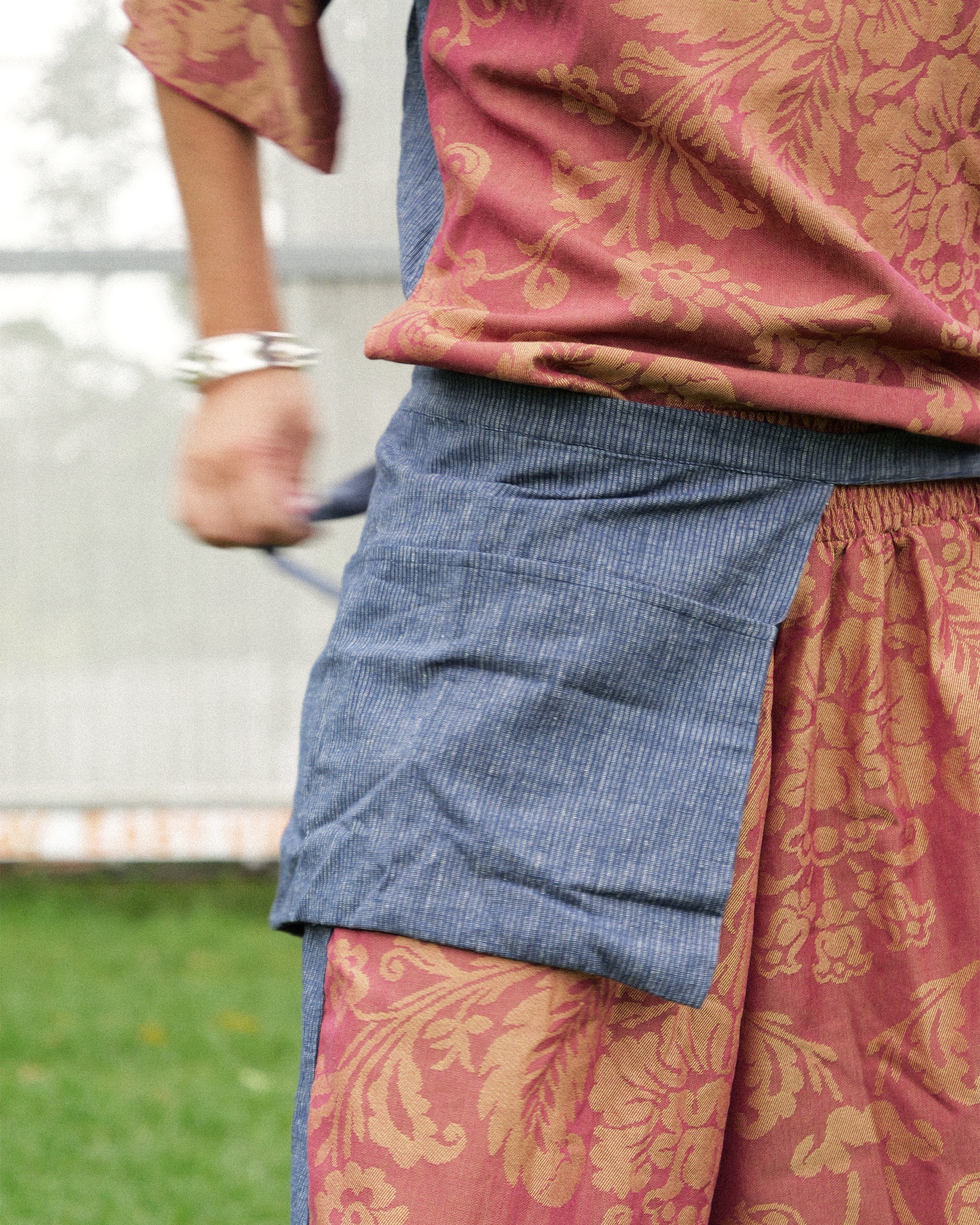 Hiro Apron in Hemp Pinstripe