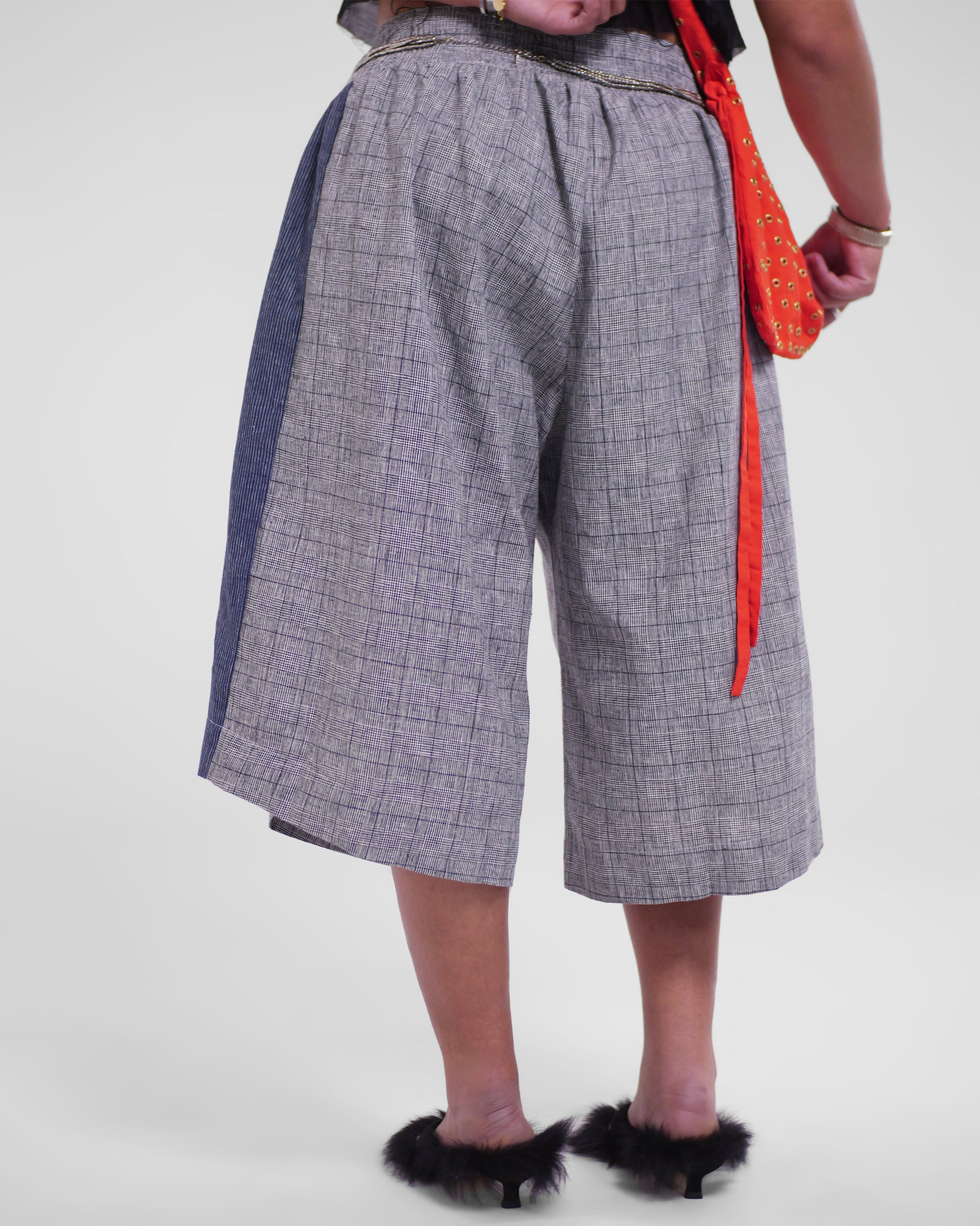 Hiro Shorts in Grey Houndstooth