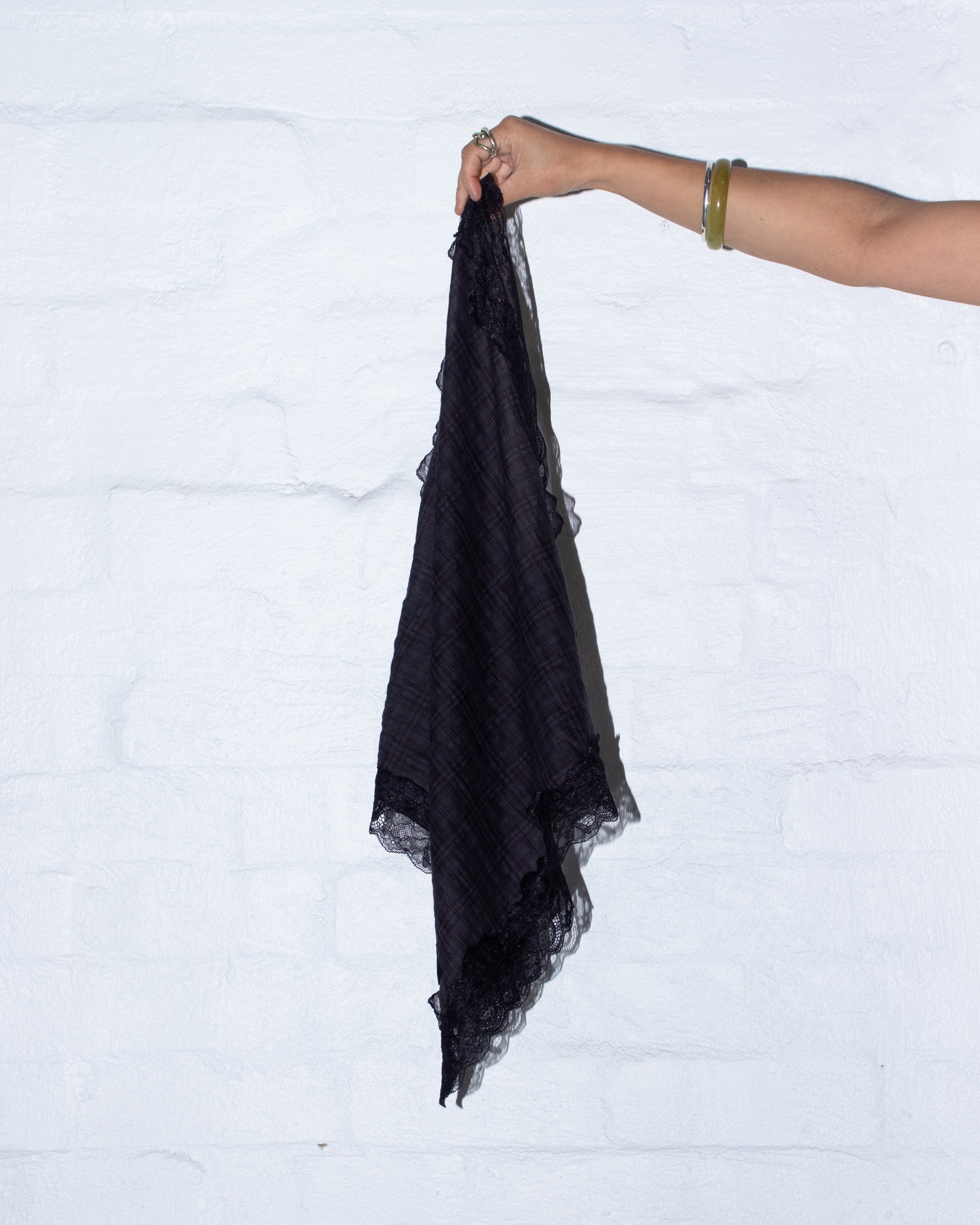 Lace Headscarf in Caviar