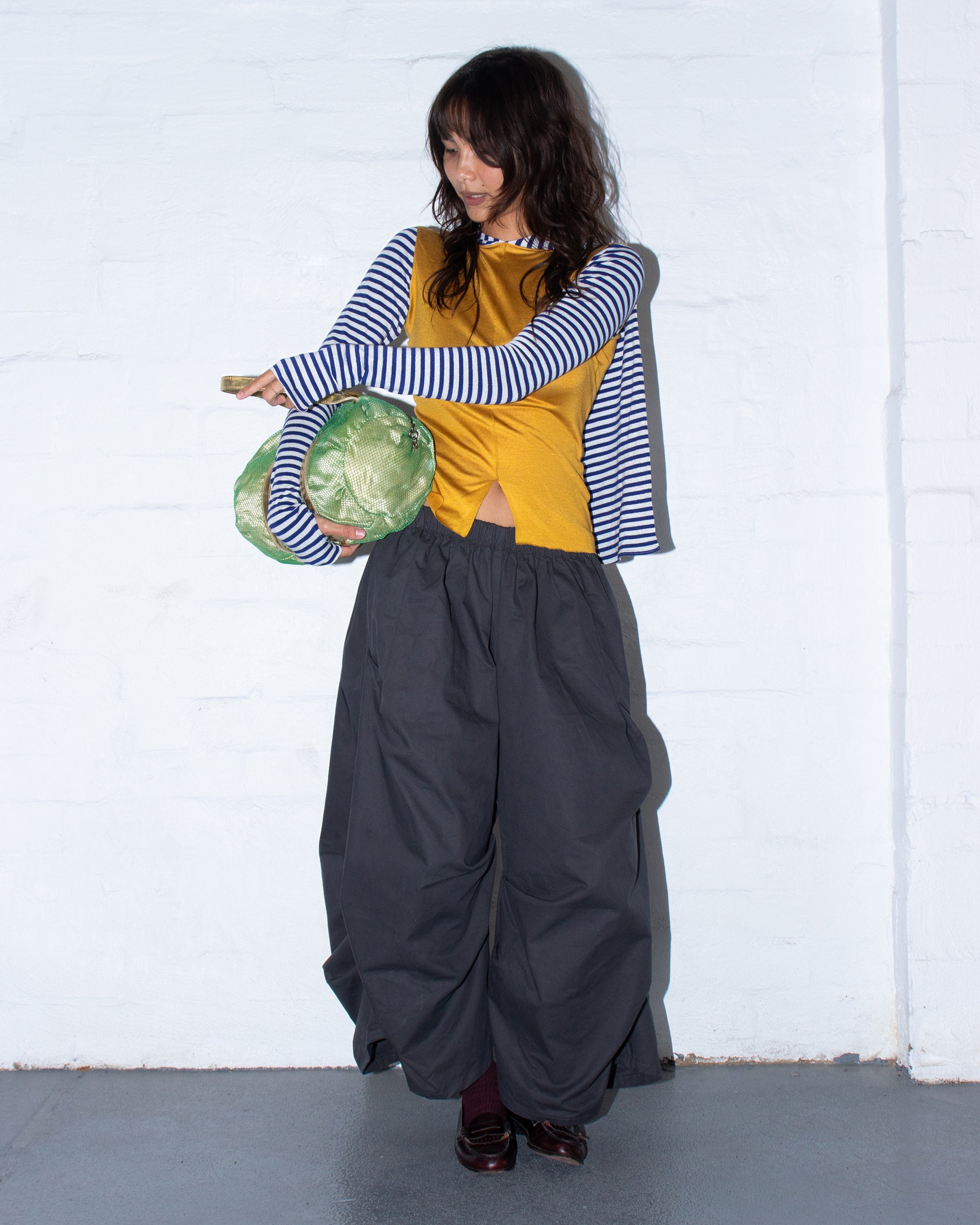 Toshi Shorts in Charcoal