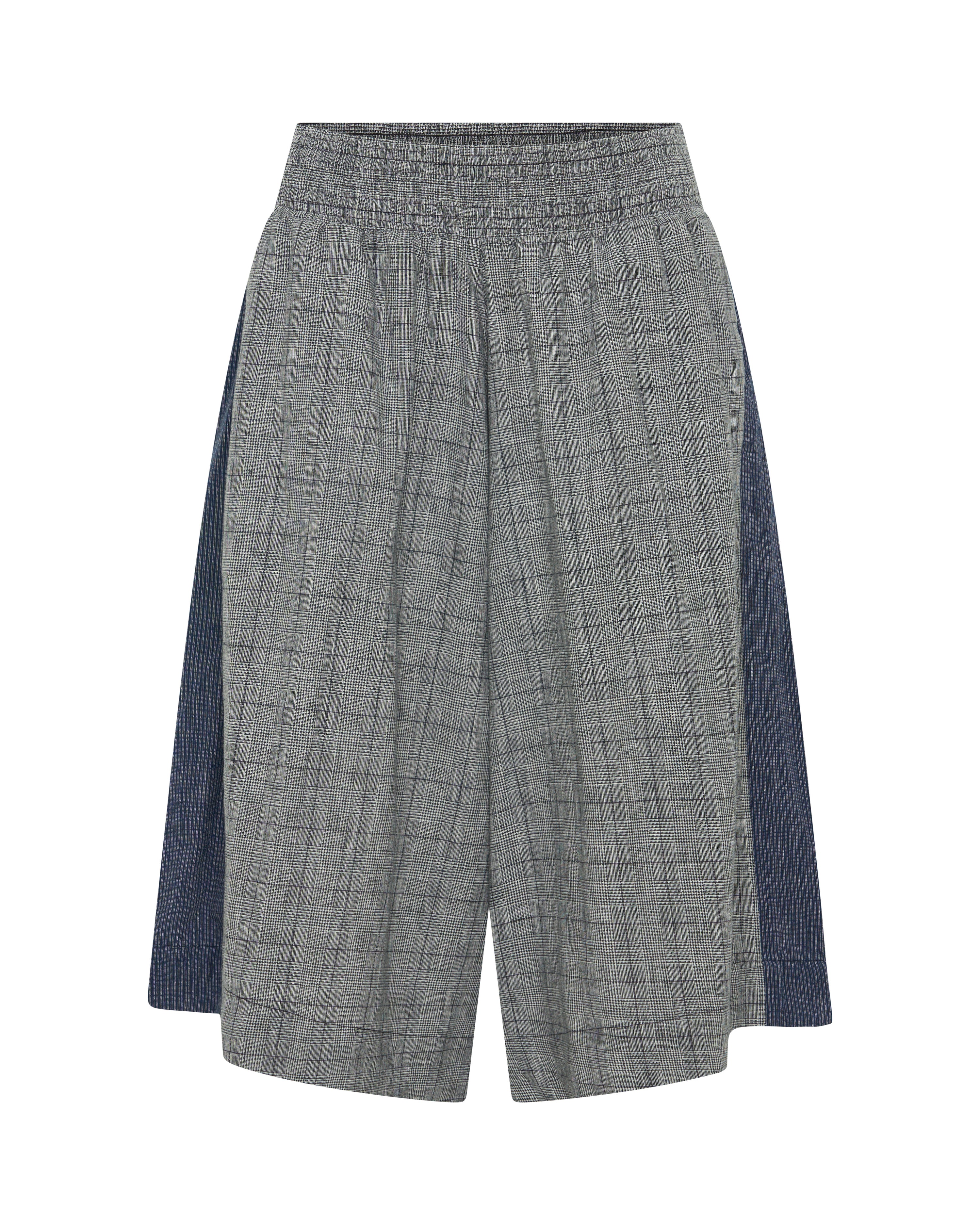 Hiro Shorts in Grey Plaid