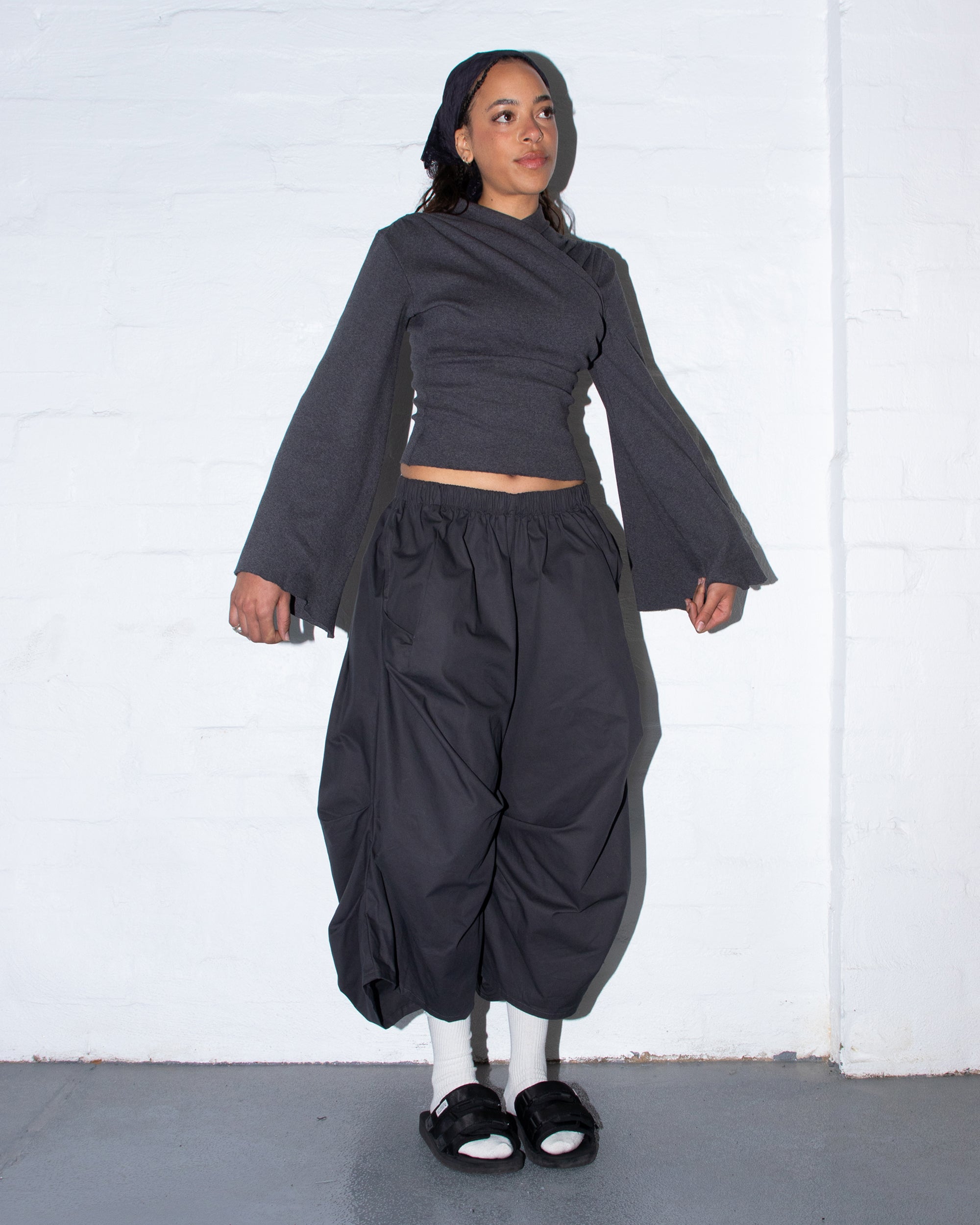 Toshi Shorts in Charcoal